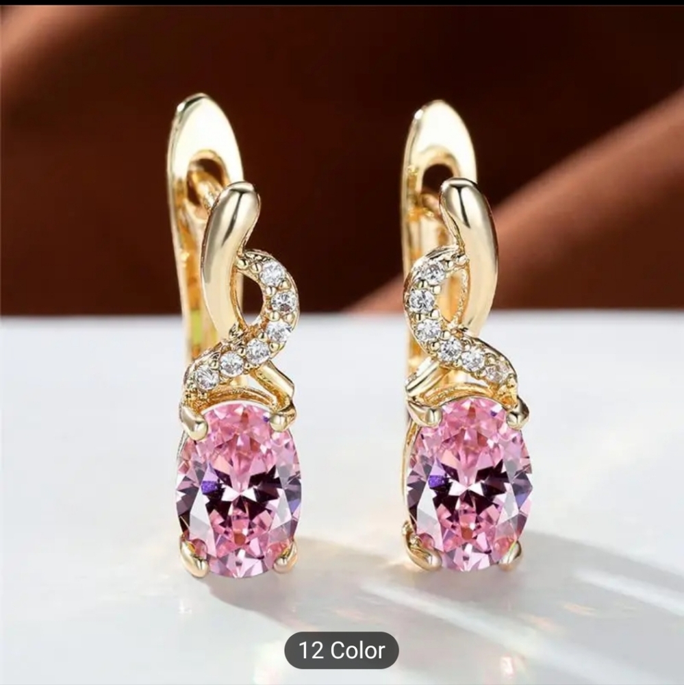 🩷🩷NEW🩷🩷STUNNING!! BARBIE PINK and CLEAR Oval CZ Drop Earrings in GOLDPlating